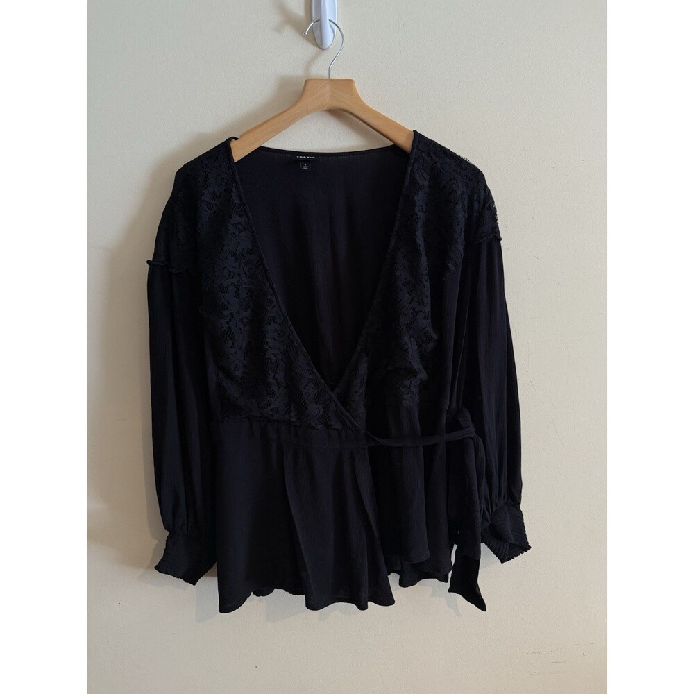 Torrid Shirt Blouse Wrap Black Lace Tie Back Size‎ 4 4x Plus Size Sexy